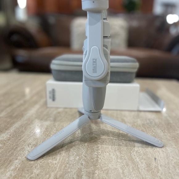 ZHYUN smooth Q4 combo. Blogging stabilizer. - Picture 5 of 6